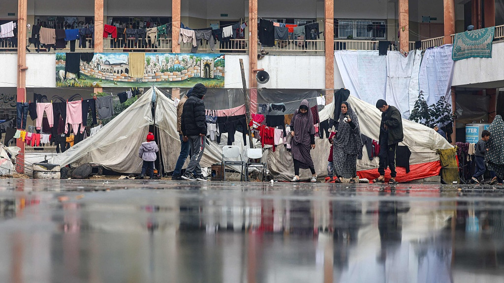 هكذا وصف النازحين فصل الشتاء في غزة!