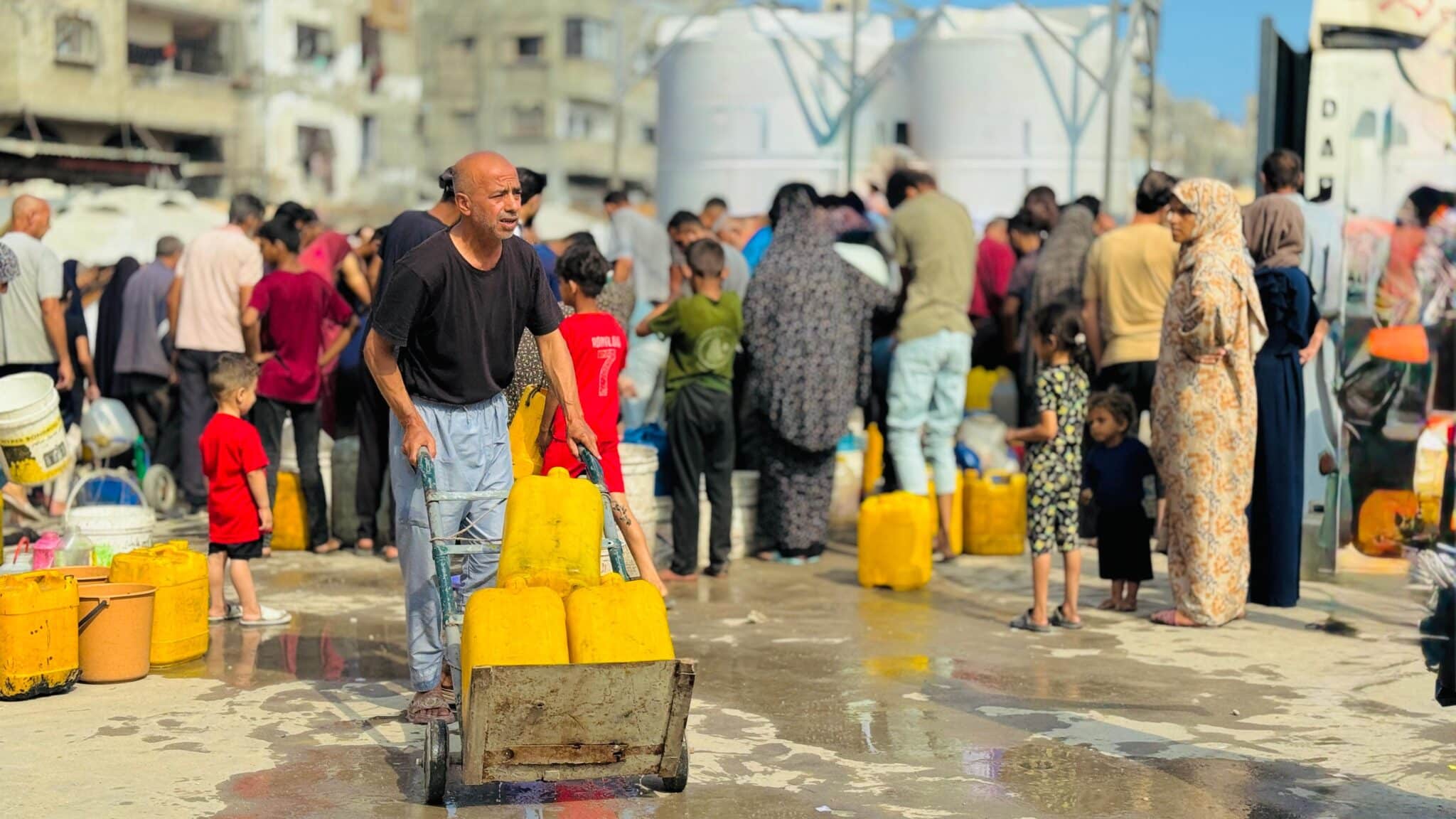 نداء عاجل لدعم مشاريع المياه العذبة والإصحاح في قطاع غزة في ظل كارثة العطش وانهيار البنية التحتية